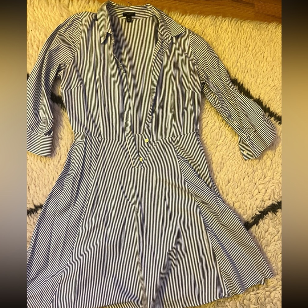 ANN TAYLOR. Navy & White dress